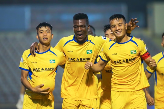 Tân đội trưởng SLNA lọt vào đội hình tiêu biểu vòng 2 V.League 2020 