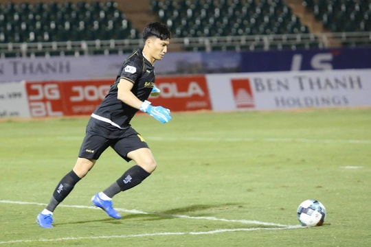 Sông Lam Nghệ An và 'bệ phóng' từ hàng phòng ngự