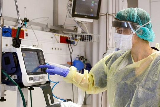 Các hãng ôtô Mỹ đề xuất chuyển sang sản xuất máy thở ôxy hỗ trợ chống dịch Covid-19