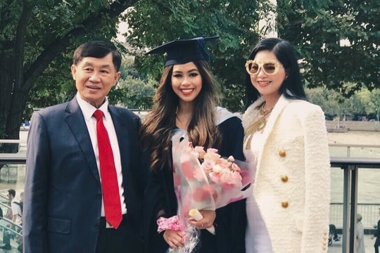 Gia đình Tiên Nguyễn tiếp tục ủng hộ 30 tỷ đồng chống Covid-19