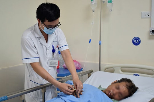 Vì sao người cao tuổi khó chống đỡ Covid-19?