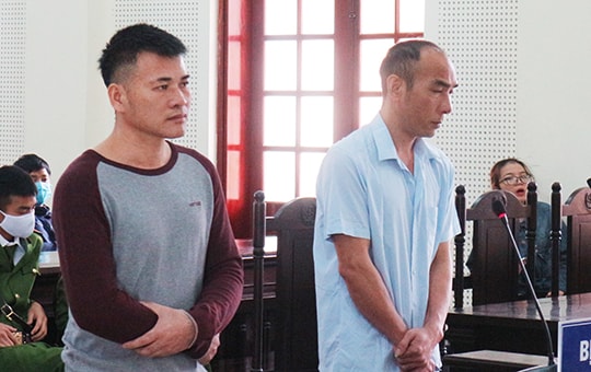 Buôn 200 kg thuốc nổ, 2 người đàn ông lĩnh án  