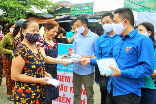 Xi măng Vicem Hoàng Mai phát miễn phí gần 100.000 khẩu trang 