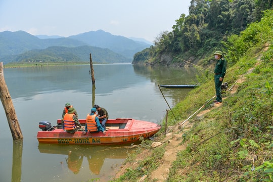 Nghệ An lập chốt trên sông Chu để phát hiện kịp thời người nhập cảnh trái phép