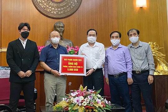 HLV trưởng Park Hang-seo trao 5.000 USD ủng hộ 'Quỹ phòng chống dịch Covid-19'