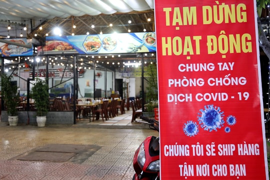 Nhiều quán hàng tại TP Vinh vẫn hoạt động sau 1 ngày có lệnh cấm của Thủ tướng