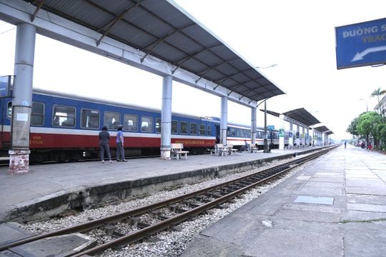 Nghệ An dừng tàu Vinh - Hà Nội, ngừng hoạt động xe buýt... thực hiện cách ly xã hội