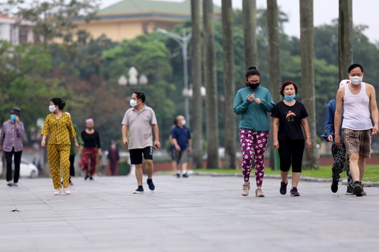 Thành phố Vinh: Không ít người vẫn đến điểm công cộng tập thể dục khi có chỉ thị cách ly xã hội