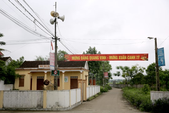 'Nghe loa phát thanh nhắc, không ai ra khỏi nhà để phòng dịch…'