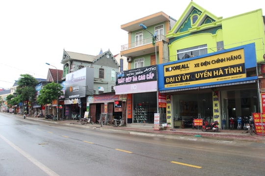 Nghệ An: 'Điểm danh' các cửa hàng, siêu thị 'lén' mở cửa bán hàng không thiết yếu