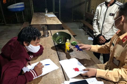 Nam thanh niên mang ma túy vào khu cách ly tập trung ở Nghệ An