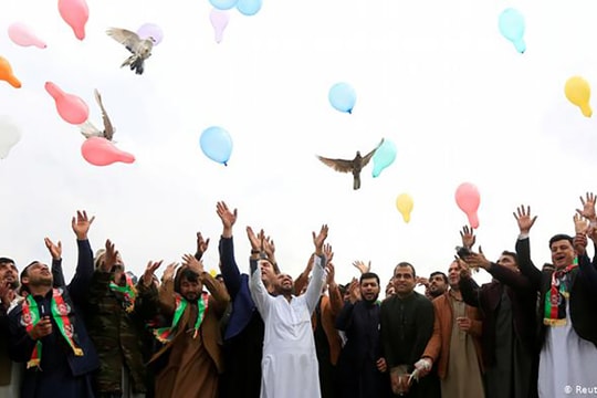 Mỹ đã hết kiên nhẫn trước 'trò chơi vương quyền' ở Kabul?