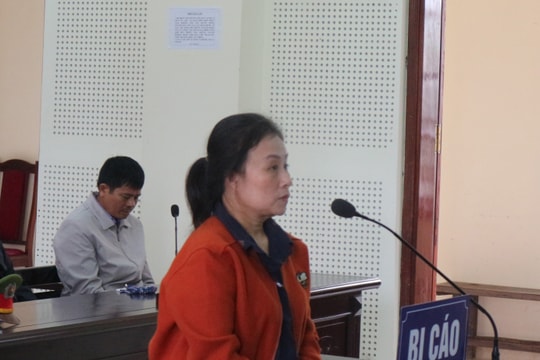 'Mất' bìa đỏ, mất tiền tỷ vì tin màn kịch của 'con gái'