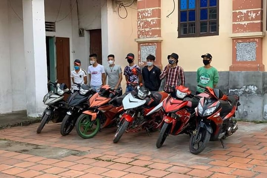Xử phạt nhóm thanh niên dùng xe ga lượn lờ, tụ tập giữa thời điểm cách ly ở Diễn Châu