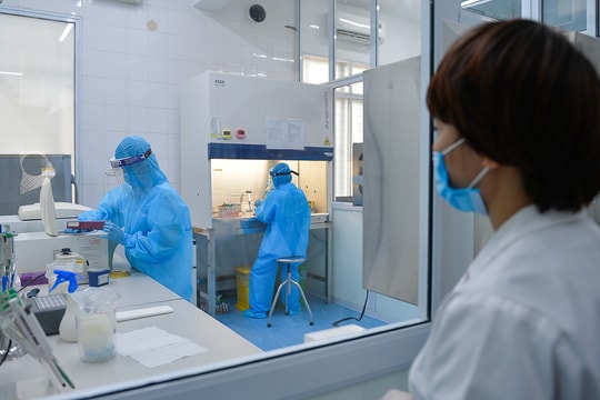 Những người hùng thầm lặng trên trận tuyến phòng, chống Covid-19