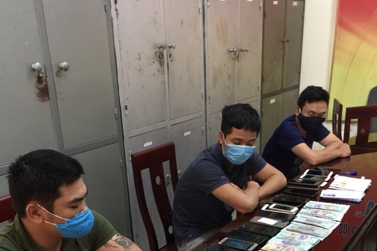 ​​Hành trình ‘cất vó’ sới bạc 'khủng' ẩn trong rừng sâu ở Nghệ An