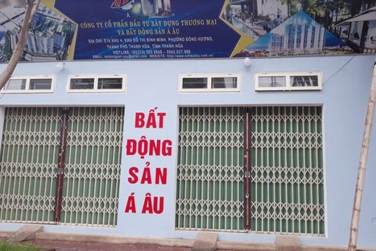 Chi cục trưởng thi hành án tử vong do uống rượu có chất độc cyanua