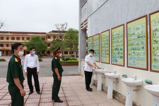 Phó Chủ tịch UBND tỉnh: Phải đảm bảo an toàn cho học sinh và sớm ổn định việc dạy, học