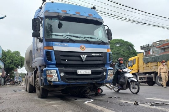 Người đàn ông bị xe container cuốn tử vong