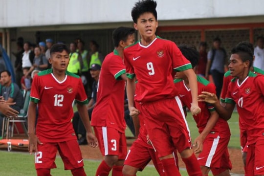 Trận giao hữu đầu tiên tại Việt Nam sau lệnh cách ly; Premier League dự kiến trở lại vào đầu tháng 6