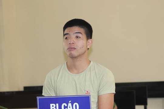 Án cho kẻ đột nhập vào giường ngủ, bịt miệng chủ nhà cướp điện thoại