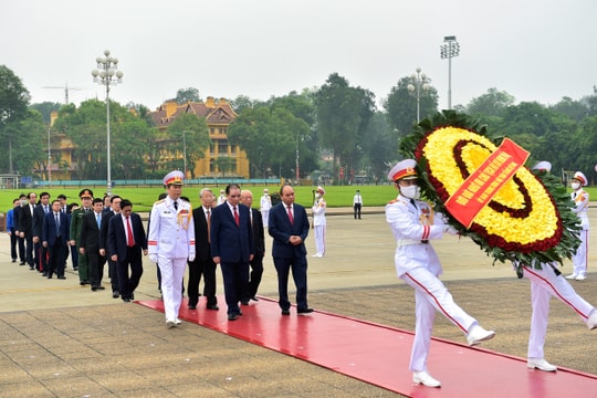 Lãnh đạo Đảng, Nhà nước vào Lăng viếng Chủ tịch Hồ Chí Minh