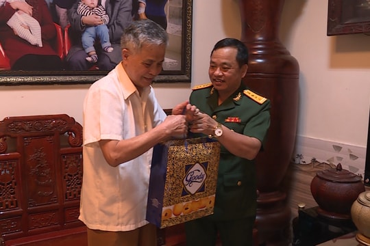 Bộ CHQS tỉnh thăm cựu chiến binh tham gia chiến dịch Hồ Chí Minh năm 1975