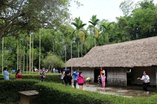 Du khách mọi miền hành hương về thăm quê Bác dịp nghỉ lễ 