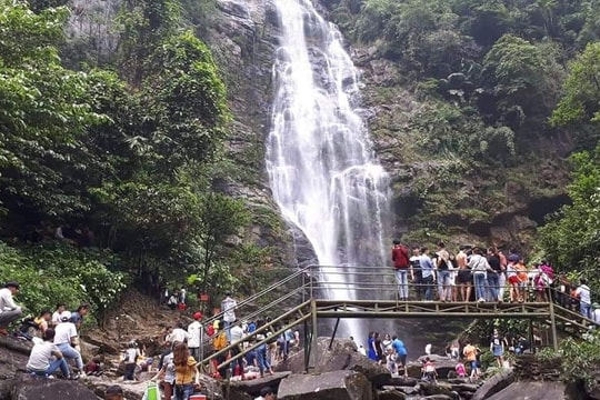 Hàng chục nghìn du khách đến với Con Cuông trong 3 ngày nghỉ lễ