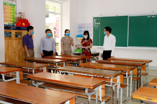 Thành phố Vinh: Các trường học loay hoay tìm lời giải cho việc giãn cách trong lớp 