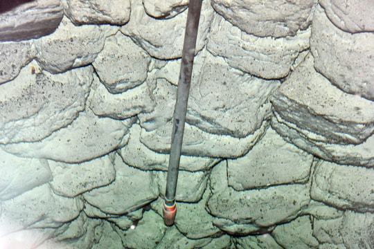 Hai giếng cổ độc đáo giữa lòng thành Vinh