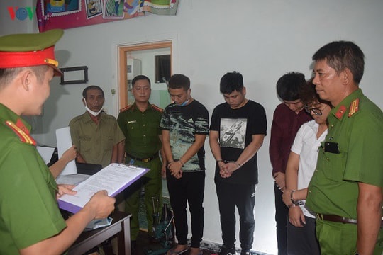 Đường dây làm giả con dấu, tài liệu của các cơ quan, tổ chức bị triệt phá