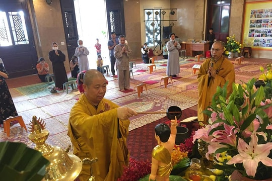 Các hoạt động tôn giáo trở lại bình thường nhưng phải đảm bảo các biện pháp phòng chống dịch