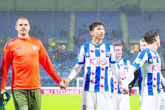 Đức Chinh ghi cú đúp ngay khi trở lại; Thầy Park muốn gì khi không còn là HLV trưởng tuyển Việt Nam?