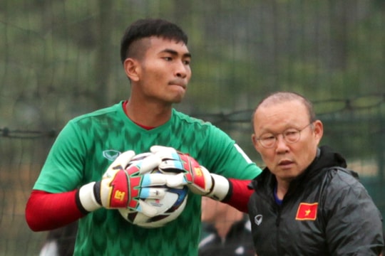 Bóng đá Việt Nam và 'bóng ma' tiêu cực