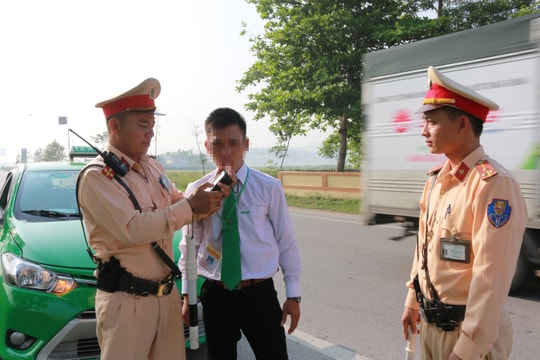 Kế hoạch kiểm tra phương tiện của Cảnh sát giao thông Nghệ An