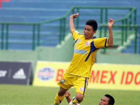 Cựu tiền đạo Lê Văn Công: Từ tài năng của SLNA đến người thợ lắp thang máy