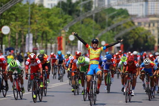 Khai mạc giải đua xe đạp ‘Non sông liền một dải’ năm 2020 xuất phát từ Nghệ An