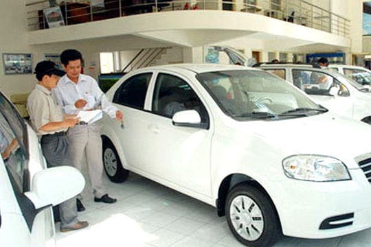 Thủ tướng Nguyễn Xuân Phúc chỉ đạo giảm 50% lệ phí trước bạ cho ô tô lắp ráp trong nước