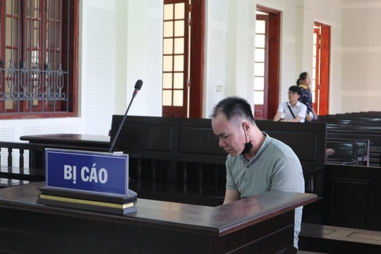 Gã thợ hồ rút tiền bán lợn của vợ để buôn… ‘hàng trắng’