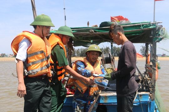 Nghệ An: Rà soát trên biển, tiếp tục phát hiện 8 tàu đánh cá vi phạm quy định 