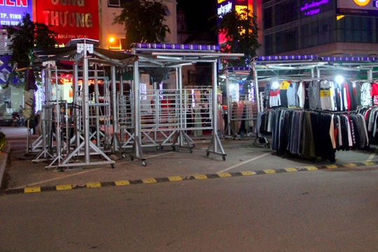 Thành phố Vinh sẽ thu hồi gần 50% gian hàng tại phố đêm Cao Thắng