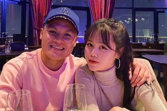 Quang Hải chính thức ra mắt bạn gái Huỳnh Anh với mẹ ruột 