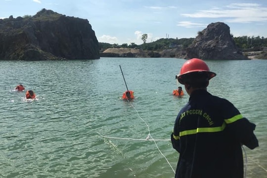 Nam sinh đuối nước tại hồ của mỏ đá ở Nghệ An