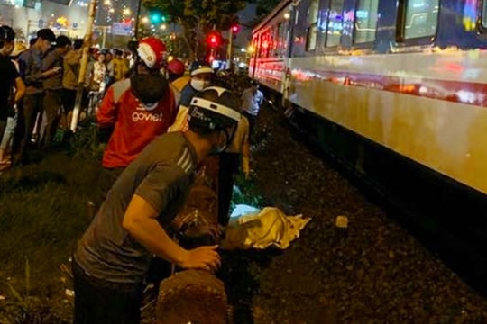 Người đàn ông lao mình vào đoàn tàu đang chạy, tử vong tại chỗ