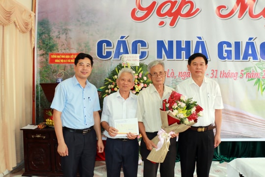 Nghệ An gặp mặt các nhà giáo từng đi B