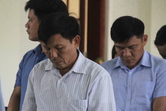 Chiêu rút tiền phi pháp của nhóm cán bộ quản lý rừng phòng hộ ở Nghệ An