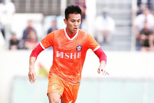 Hậu vệ Trần Đình Hoàng trải lòng trước trận SLNA - SHB Đà Nẵng