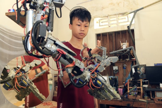 Nam sinh vùng cao Nghệ An sáng tạo cánh tay robot, thiết bị điều hướng pin mặt trời