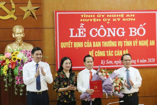 Công bố quyết định điều động, chỉ định Phó Bí thư Huyện ủy Kỳ Sơn